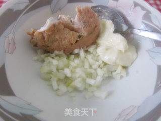 Tuna 沙拉口袋面包的做法步骤：3