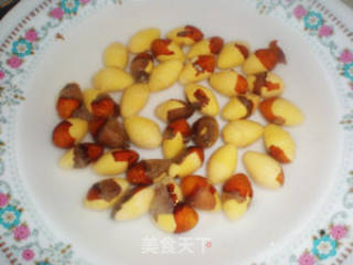 白果芹菜炒虾仁的做法步骤：1