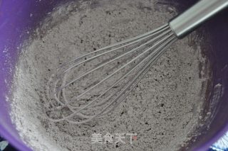无筋 - 松软的巧克力慕斯蛋糕的做法步骤：2
