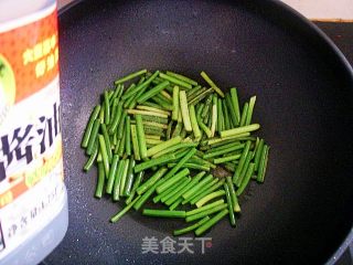蒜薹红肠的做法步骤：7