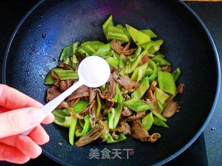尖椒两样的做法步骤：9