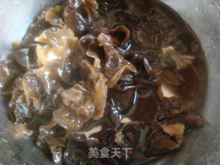 黑木耳炒肉片的做法步骤：3