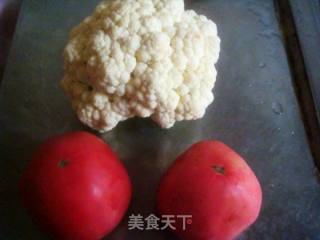 西红柿炒菜花的做法步骤：1