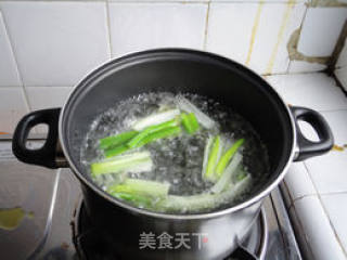 白斩鸡的做法步骤：5