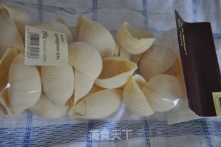 鸡油菌酱肉烤大贝壳面 - Conchiglioni的做法步骤：1