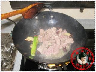 秋季滋补之萝卜牛腩汤的做法步骤：1