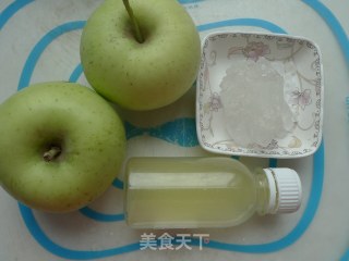 儿时甜蜜回忆----糖水苹果的做法步骤：1