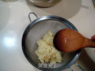 面食制作“鱼香炒薯仔面”的做法步骤：4