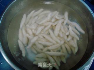 面食制作“鱼香炒薯仔面”的做法步骤：10