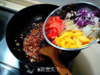 面食制作“鱼香炒薯仔面”的做法步骤：12