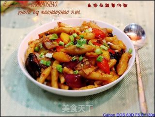 面食制作“鱼香炒薯仔面”的做法步骤：15