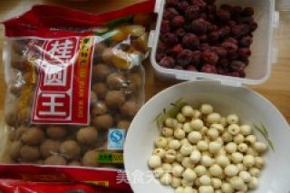 桂圆红枣炖莲子的做法步骤：1