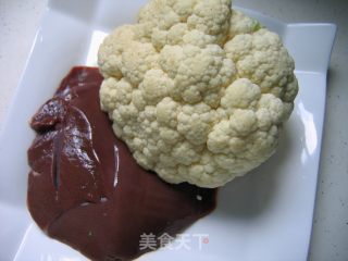 菜花烧猪肝的做法步骤：1