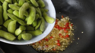 泡椒炒毛豆荚的做法步骤：5