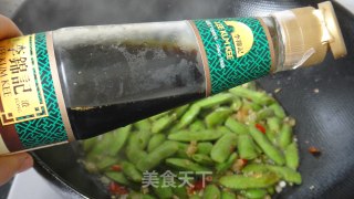 泡椒炒毛豆荚的做法步骤：10