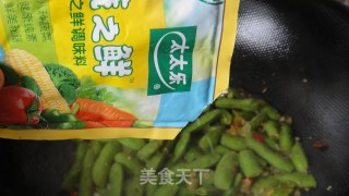 泡椒炒毛豆荚的做法步骤：11