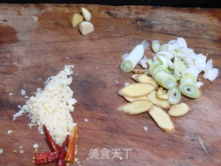 酱爆比脐的做法步骤：2