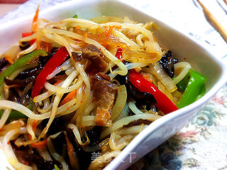 黑木耳豆芽小炒的做法步骤：7