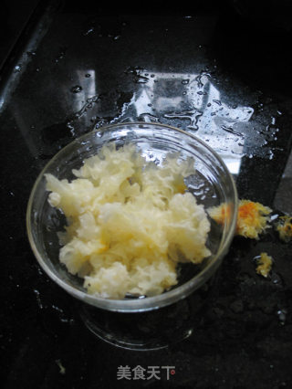 莲子雪耳糖水---解决秋燥的食谱的做法步骤：4