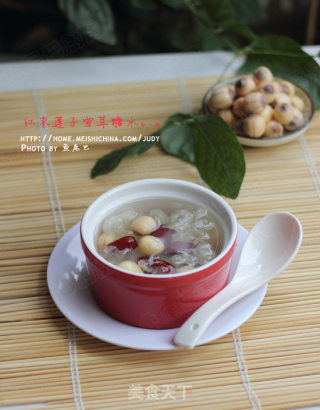 莲子雪耳糖水---解决秋燥的食谱的做法步骤：9