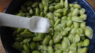 毛豆蒸肉饼的做法步骤：2