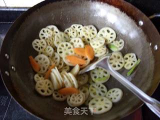 糖醋藕片的做法步骤：5