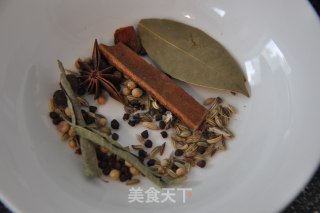 百味牛腩烧豆腐的做法步骤：1