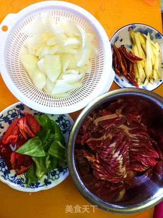 滑片孜然牛肉的做法步骤：1
