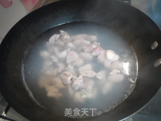 用勺吃也照样香—新疆手抓饭的做法步骤：2