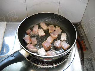 鲜咸啤酒焖酥鱼的做法步骤：3