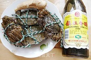 清蒸大闸蟹的做法步骤：1