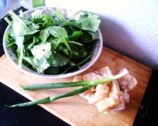 小白菜炖冻豆腐的做法步骤：1