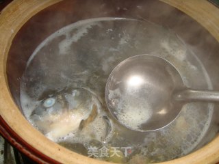鲫鱼莲藕汤的做法步骤：5