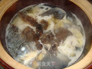 鲫鱼莲藕汤的做法步骤：7