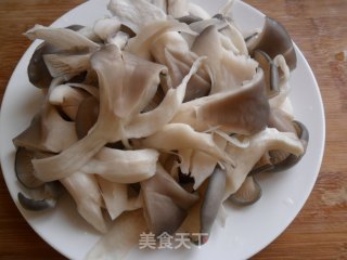 风情咖喱鸡肉火锅的做法步骤：2