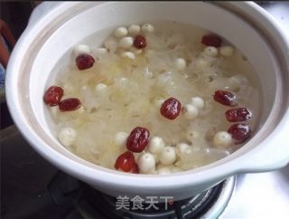 莲子百合雪耳红枣炖冰糖的做法步骤：7