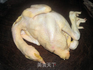 石斛灵芝炖鸡汤的做法步骤：1