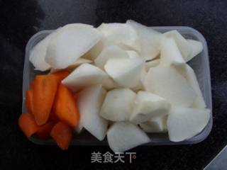 苏北风味--------辣萝卜烧肉的做法步骤：2