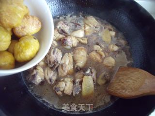 金秋时节的家常滋补餐----板栗烧鸡饭的做法步骤：6