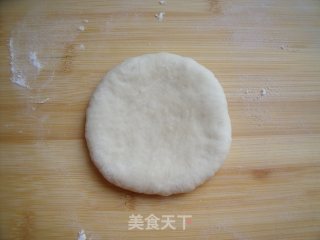 有心的面包更甜蜜---蜜豆小花包的做法步骤：4