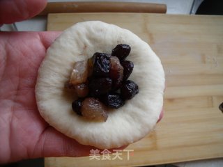 有心的面包更甜蜜---蜜豆小花包的做法步骤：5