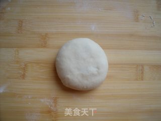 有心的面包更甜蜜---蜜豆小花包的做法步骤：6