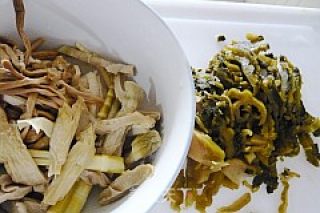 菌菇烧鱼片的做法步骤：3