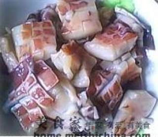 鱿鱼炒菜椒的做法步骤：3