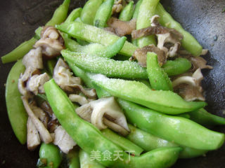 家常菜----香菇烧豆角的做法步骤：5