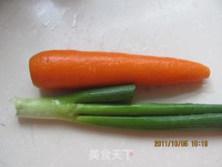 羊肉胡萝卜饺子的做法步骤：2