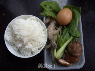虾仁蛋炒饭的做法步骤：1