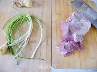 羊肉小笼包的做法步骤：2
