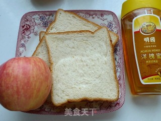 低热量好美味----苹果土司派的做法步骤：1