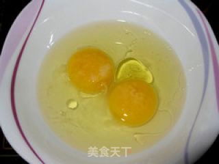 香葱炒鸡蛋的做法步骤：2